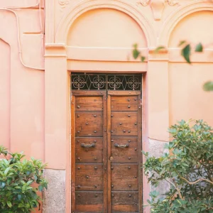 The Trastevere door ||